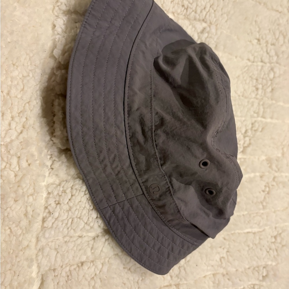 Lulumelon Gray Bucket Hat Size: M/L EUC